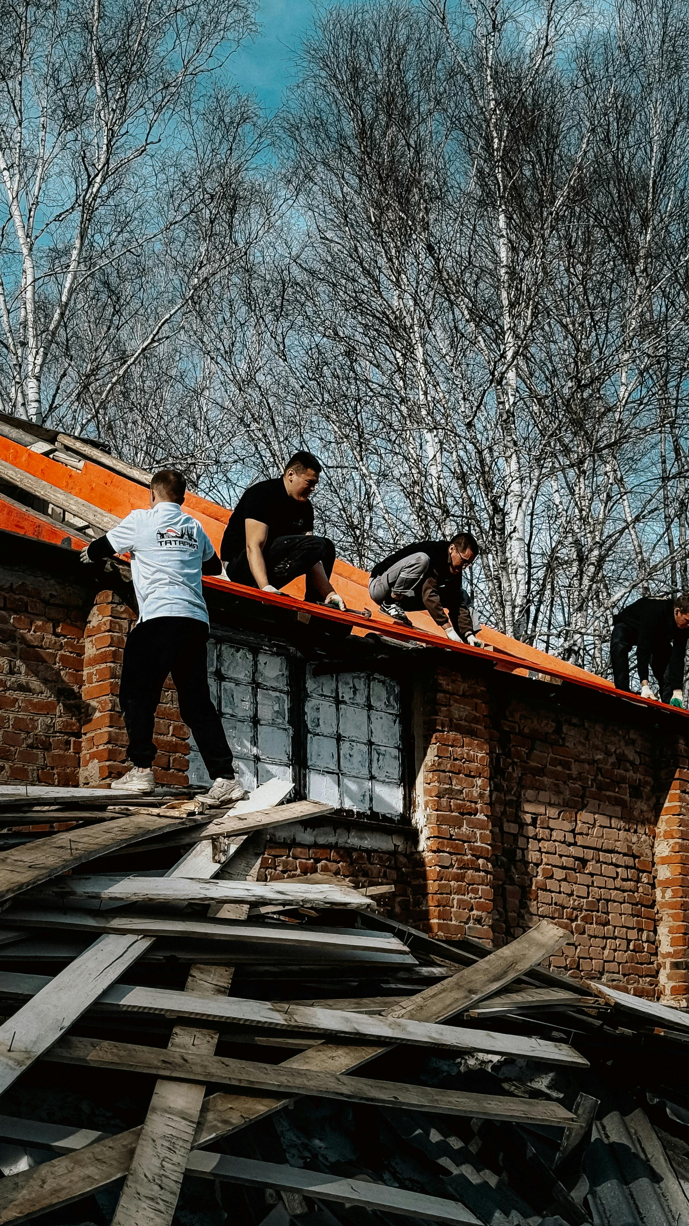 Výmena starej škridlovej strechy